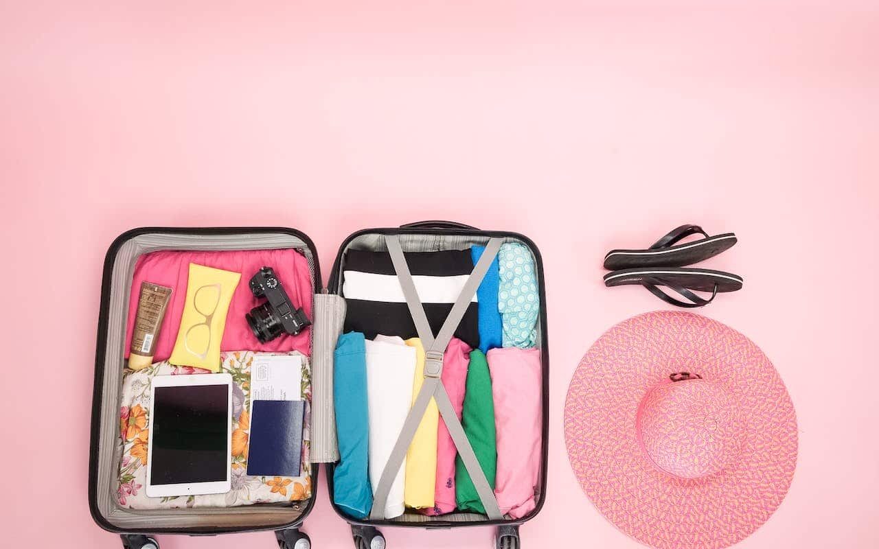 Travel Packing Tips - TravellingColor